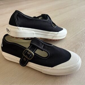 VANS ladies Mary Jane style black and white sneakers men’s 6.5 women’s 8